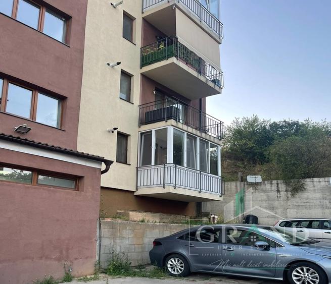 Apartament cu 2 camere semidecomandat, mobilat în Baciu