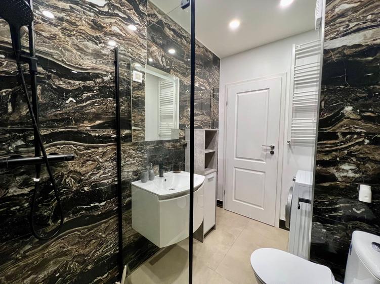 Apartament cu 4 camere decomandat, mobilat în Florești