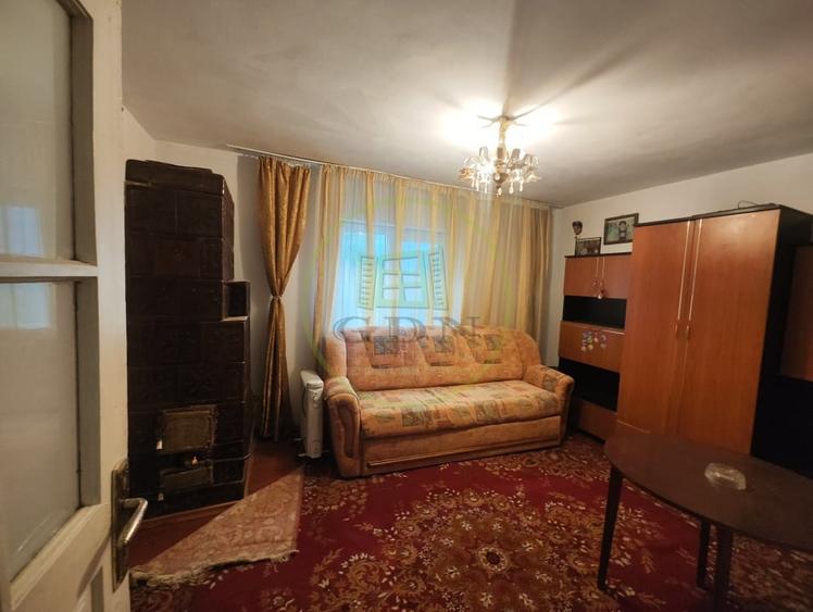 Casă individuală cu 3 camere cu Canalizare în Bariera Vâlcii