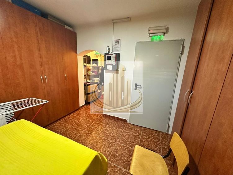 Casă individuală cu 12 camere cu Piscina în Complex Studențesc