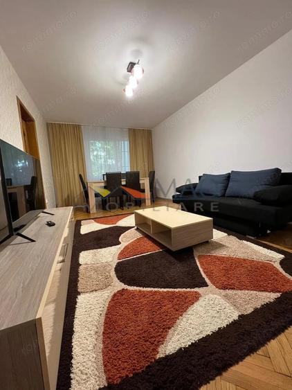 Apartament cu 4 camere decomandat în Cornișa