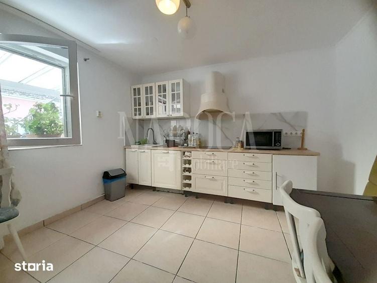Casă cu 7 camere cu Teren 551 Mp în Sânmartin