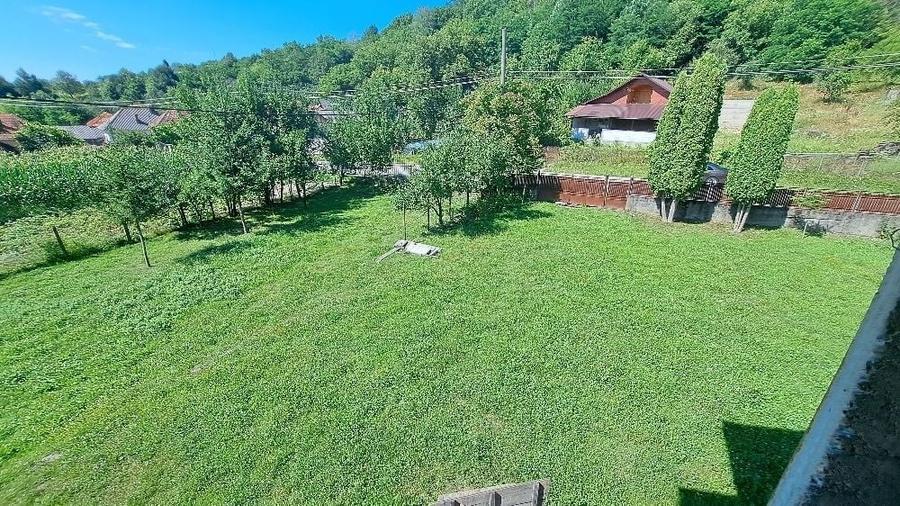 Casă individuală cu 5 camere cu Canalizare în Valea Siliștii