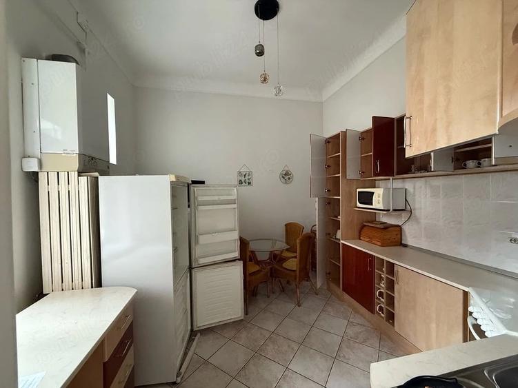 Apartament cu 4 camere decomandat în Podgoria