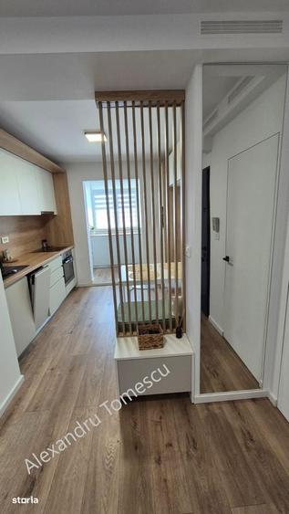 Apartament cu 3 camere semidecomandat în Vitan