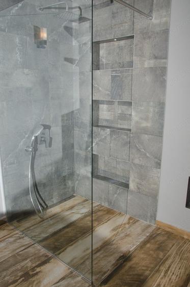 Apartament cu 3 camere decomandat în Gheorghe Lazăr
