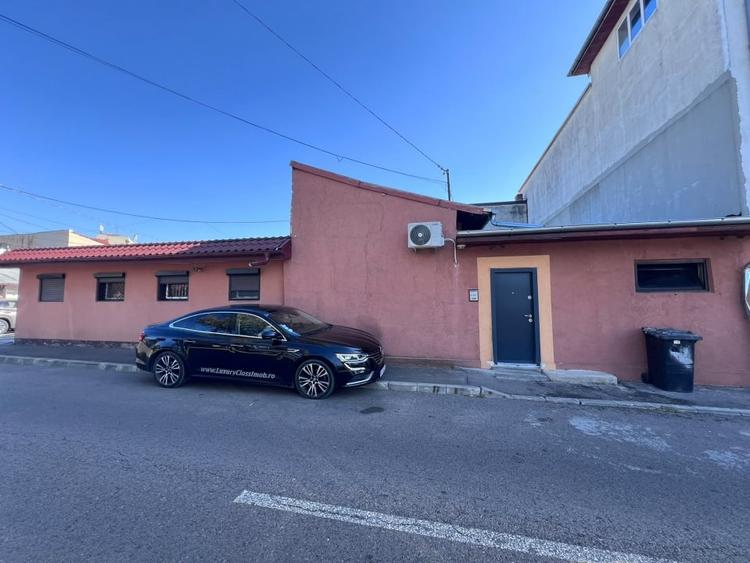 Casă individuală cu 4 camere cu Canalizare în Rahova