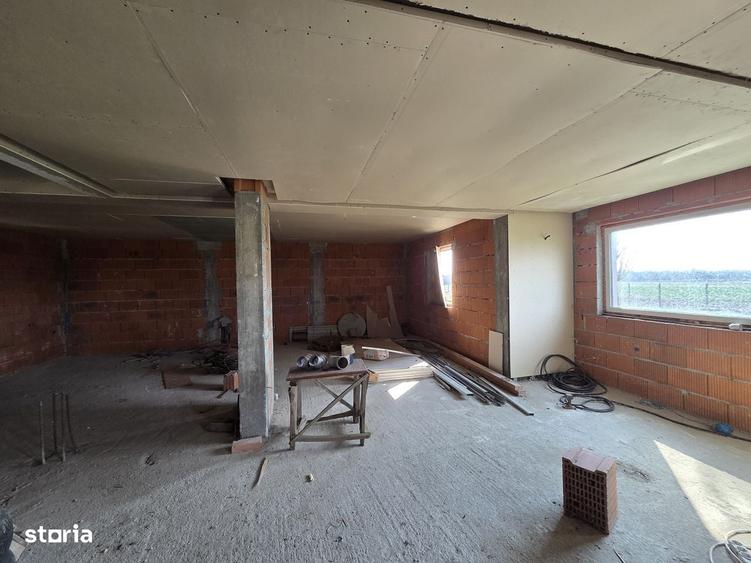 Casă cu 4 camere în Domnești-Târg