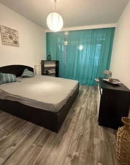Apartament cu 2 camere decomandat, mobilat în P-ța Victoriei