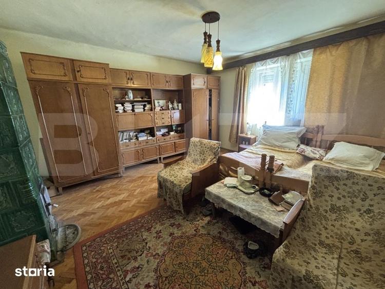 Casă cu 5 camere cu Teren 900 Mp în Pericei