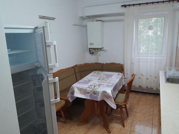 Garsonieră decomandată, mobilată în Barieră