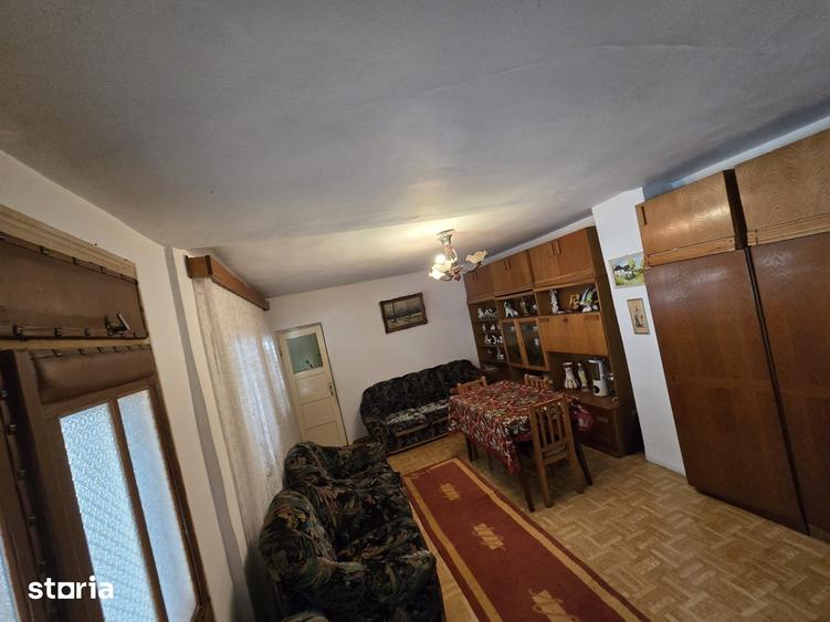 Casă cu 5 camere cu Teren 238 Mp în Traian