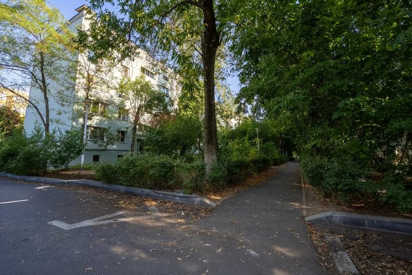 Apartament cu 3 camere decomandat, mobilat în Drumul Taberei