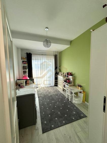 Apartament cu 3 camere semidecomandat în Bună Ziua