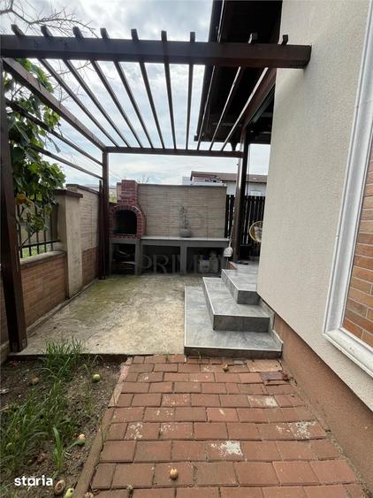 Casă cu 6 camere decomandat cu Teren 226 Mp în Sud