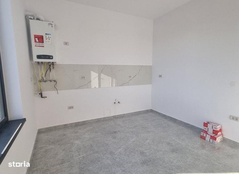Casă cu 4 camere în Valea Adâncă