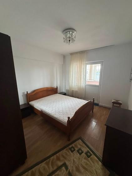 Apartament cu 3 camere decomandat, mobilat în Gară