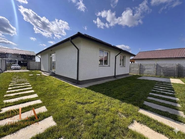 Casă individuală cu 4 camere cu Teren 500 Mp în Clinceni