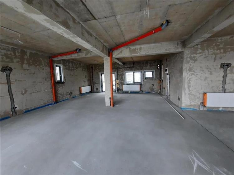 Spațiu comercial, de 76 mp, în Șelimbăr