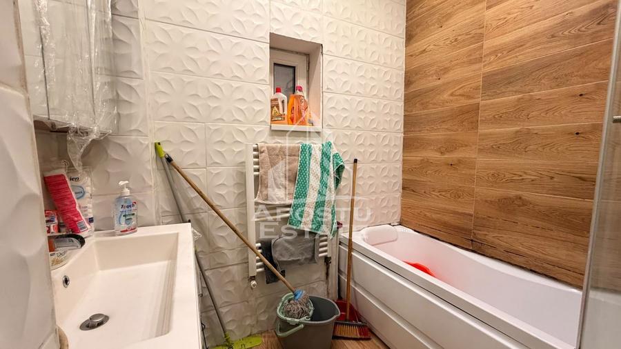 Apartament cu 3 camere decomandat în Traian
