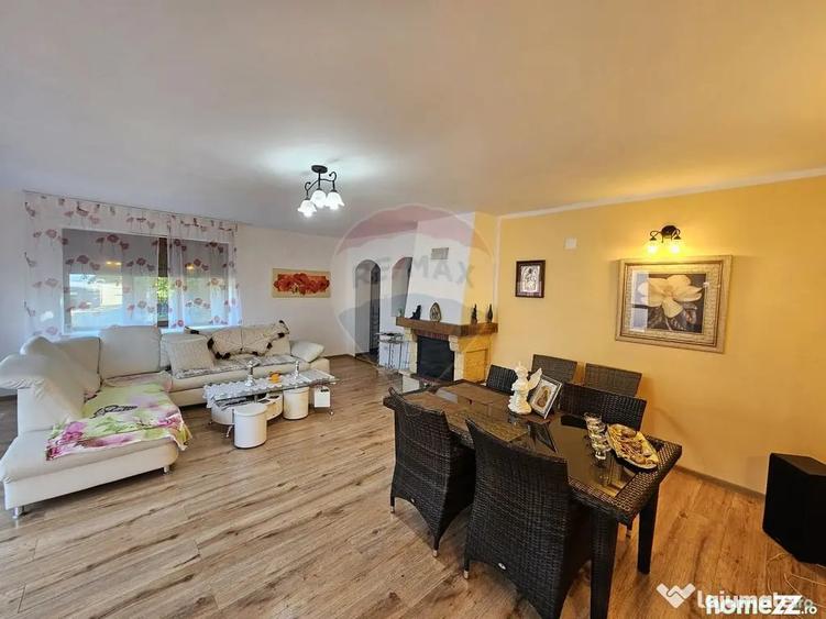 Casă cu 7 camere cu Teren 1134 Mp în Tarcău