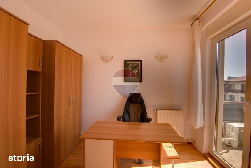 Apartament cu 4 camere decomandat în Aradului