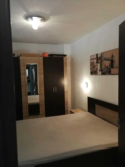Apartament cu 2 camere decomandat în Livezeni
