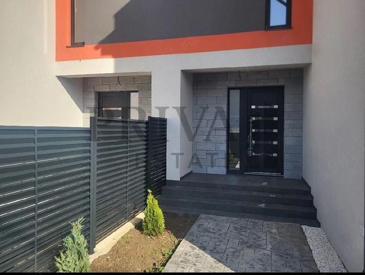 Duplex cu 4 camere cu Canalizare în Dumbrăvița