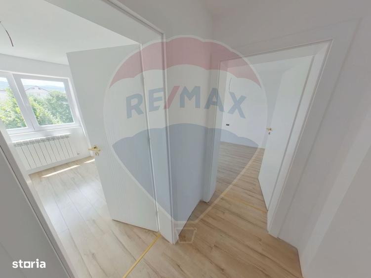 Apartament cu 4 camere decomandat în Central