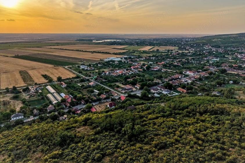 Teren de 1150 mp, în Miniș