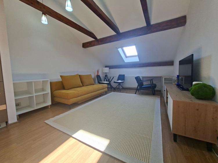 Apartament cu 2 camere semidecomandat în Ultracentral