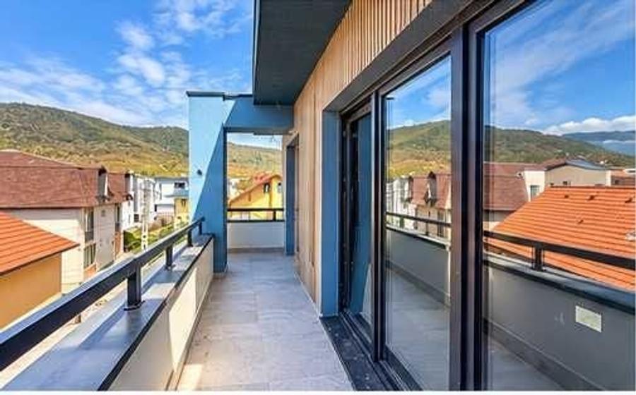 Apartament cu 2 camere semidecomandat în Săsar