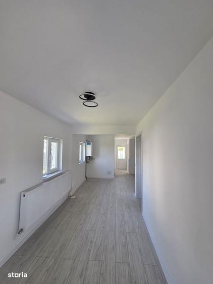 Casă cu 3 camere în Piscani