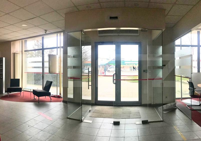 Spațiu comercial, de 160 mp, în Micro 3