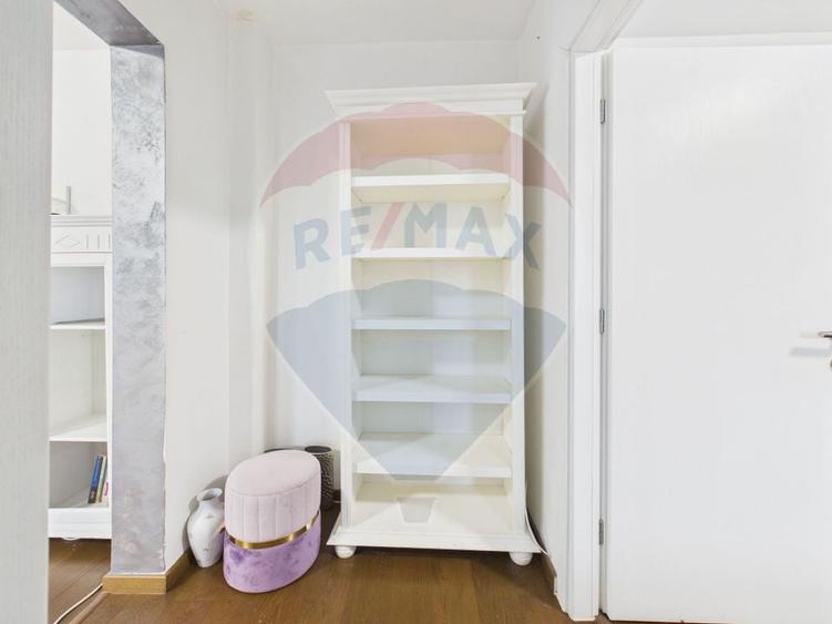 Apartament cu 2 camere semidecomandat, mobilat în Titan