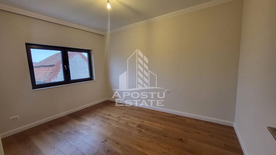 Duplex cu 4 camere cu Canalizare în Mehala