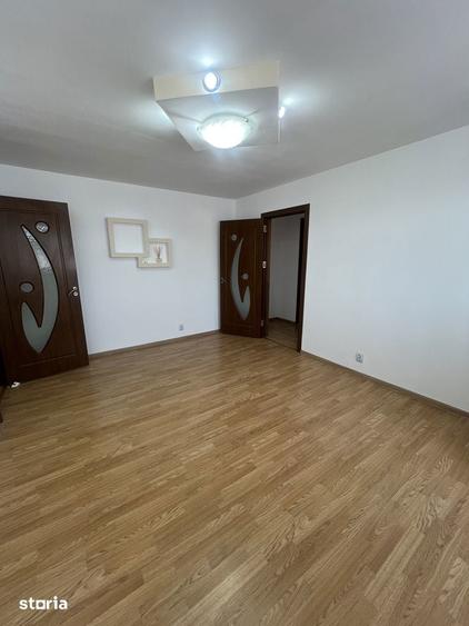 Apartament cu 2 camere semidecomandat în Calea București