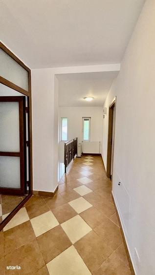 Casă cu 4 camere cu Teren 319 Mp în Vlădești