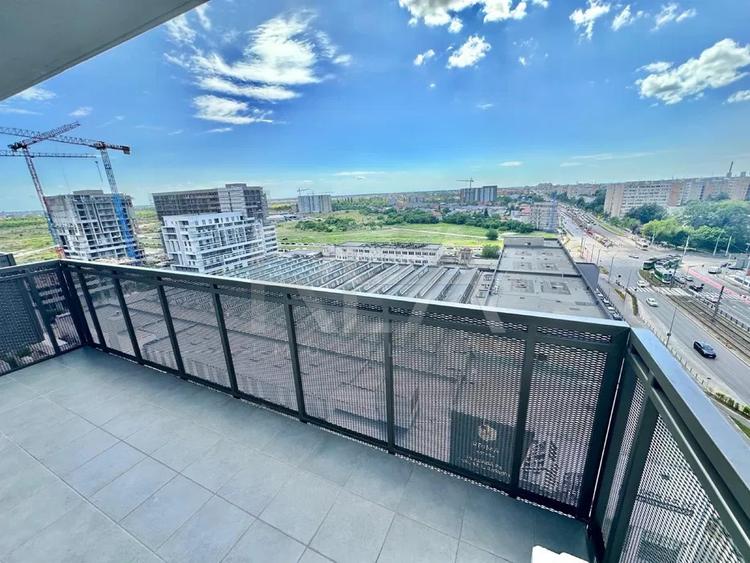 Apartament cu 3 camere semidecomandat, mobilat în Ghencea