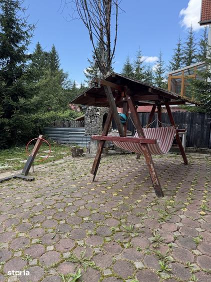 Casă cu 8 camere cu Teren 500 Mp în Central
