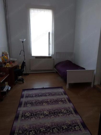 Casă cu 6 camere cu Teren 629 Mp în Tineretului