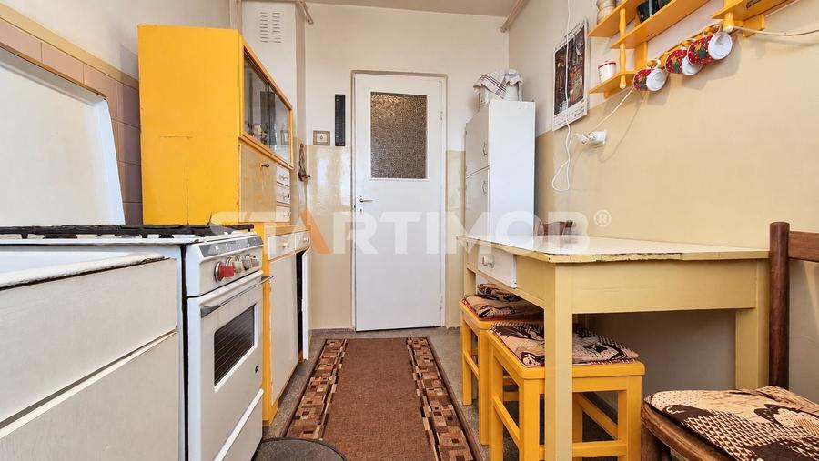 Apartament cu 3 camere decomandat în Vlahuță