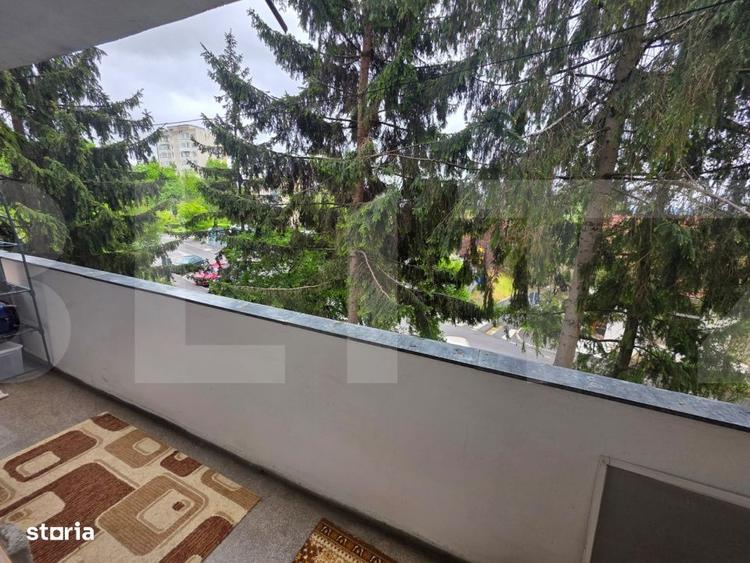 Apartament cu 2 camere semidecomandat, mobilat în Simeria