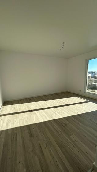 Apartament cu 3 camere semidecomandat în Albert