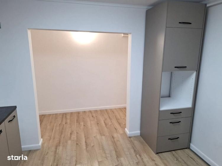 Apartament cu 3 camere în Broșteni