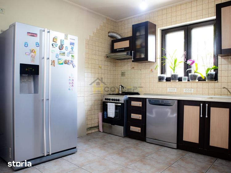 Casă cu 10 camere cu Teren 851 Mp în Clinceni
