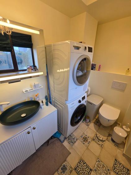 Apartament cu 3 camere semidecomandat în Dorobanți