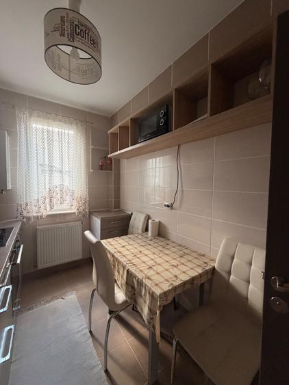 Apartament cu 2 camere decomandat în Florești