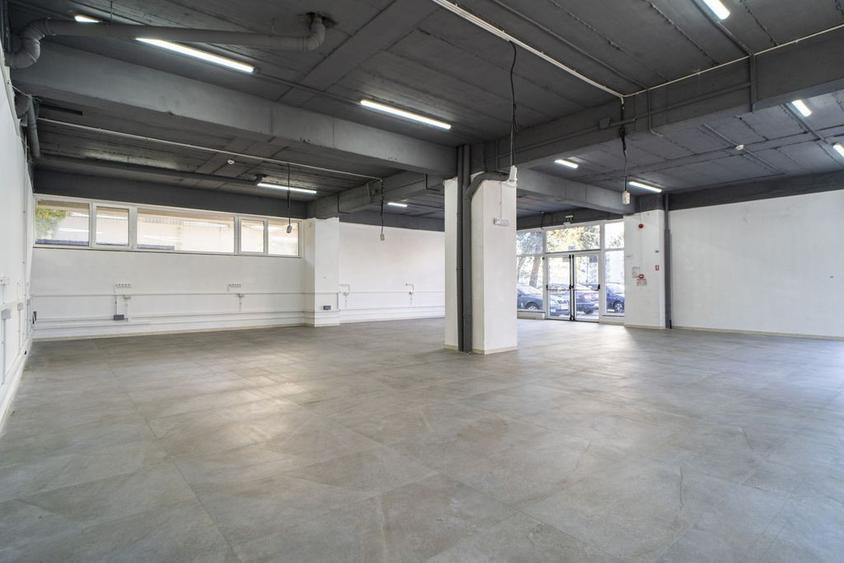 Spațiu comercial, de 280 mp, în Militari