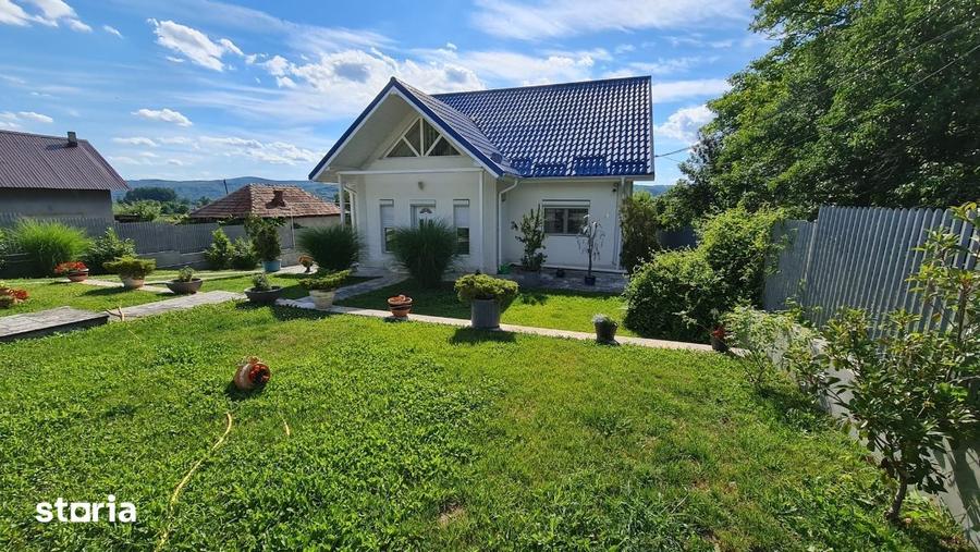 Casă cu 4 camere cu Teren 881 Mp în Curtea de Argeș